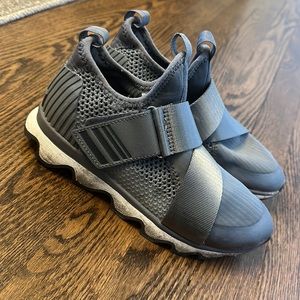 Sorel Kinetic sneaker size 5.5
